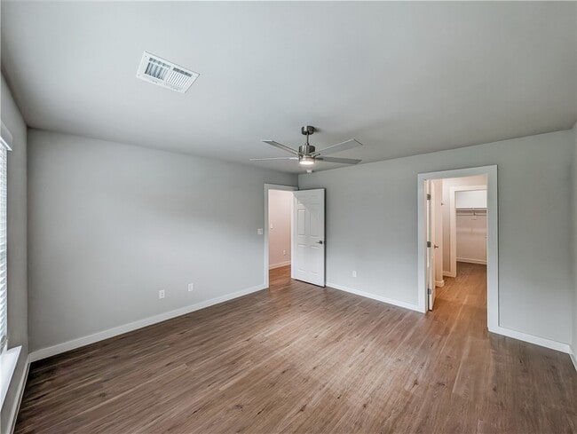 Building Photo - 6405 NW Kathleen St