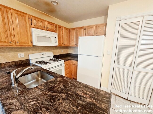 Building Photo - 95 Westland Ave