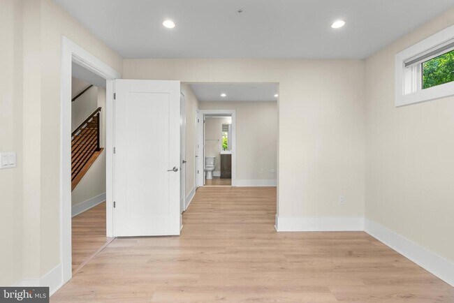 Foto del edificio - 158 Winsome Cir