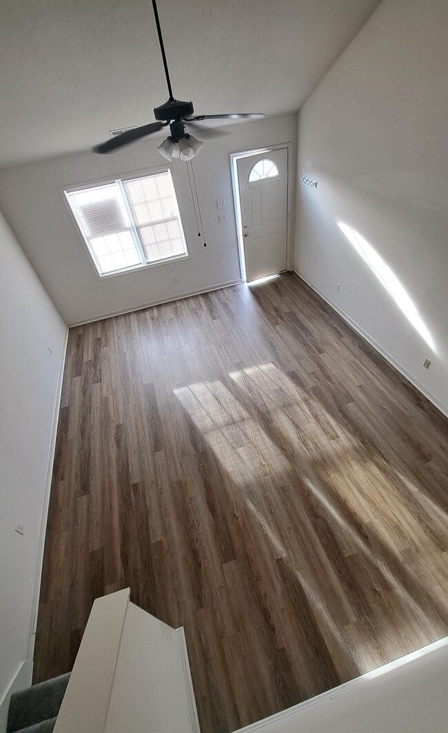Building Photo - 128 Jessie Cir