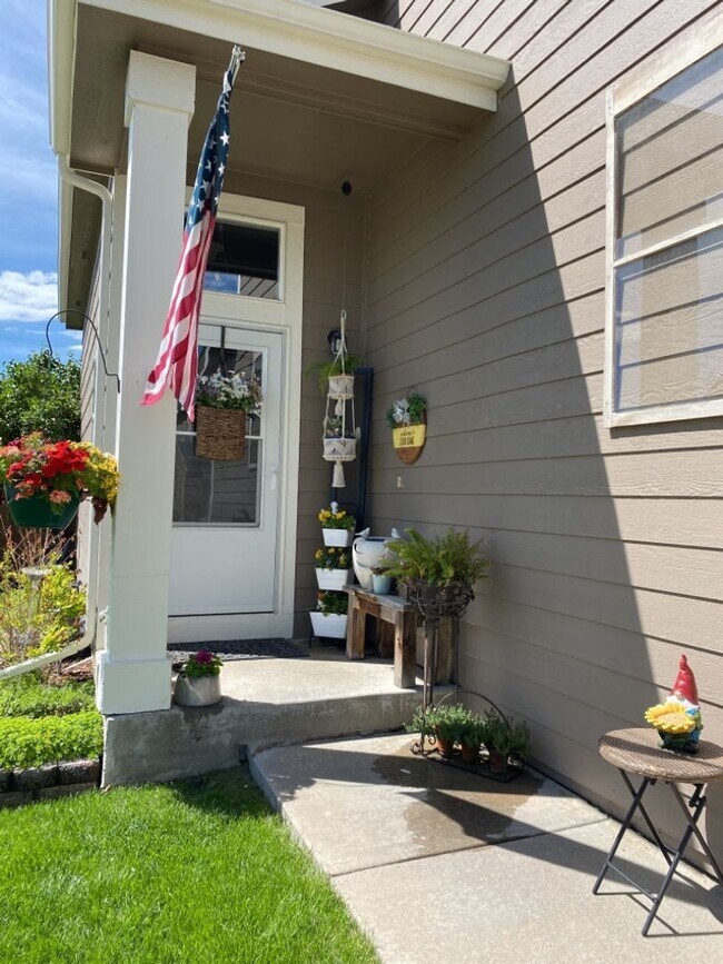 Foto del edificio - Lovely! 3 bed/3 bath, 2-story home in Sout...