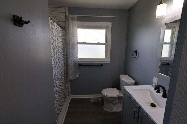 Foto del edificio - 308 Larkwood Dr