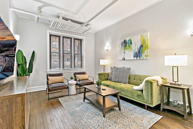 Foto del edificio - 635 W Roscoe St