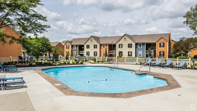 Sparkling Pool with Sundeck - Fairway Lakes
