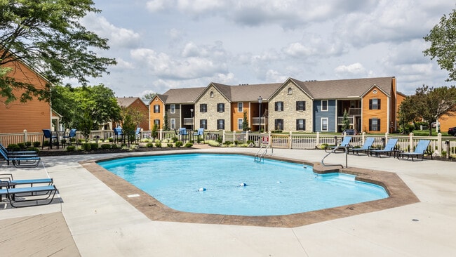 Sparkling Pool with Sundeck - Fairway Lakes