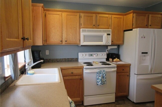Kitchen - 2262 Eastwood Way