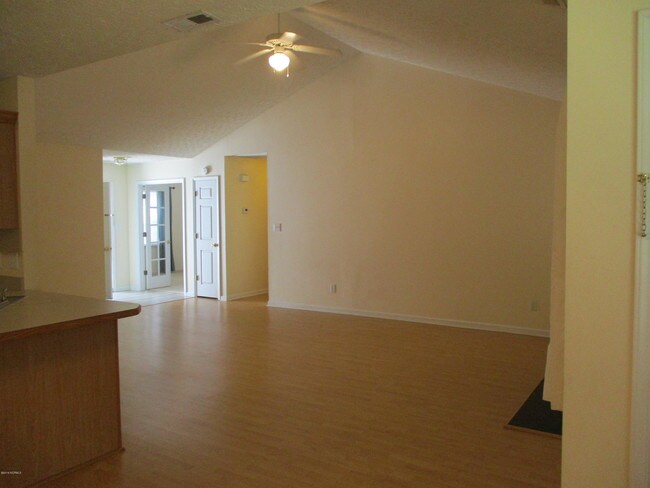 Building Photo - 285 Star Hill Dr