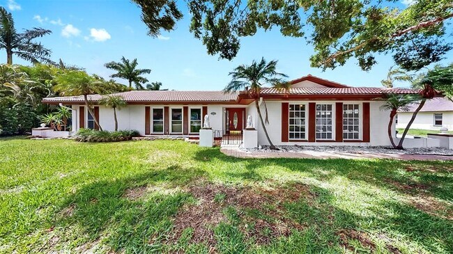 Foto del edificio - 2401 Roberta Ln