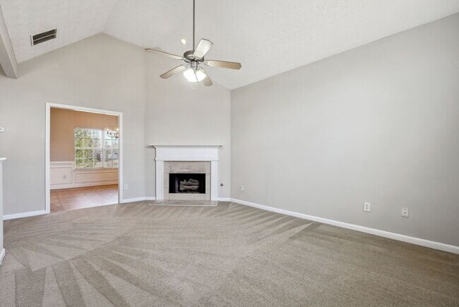 Foto del edificio - Captivating 5BR, 3BA Gem!