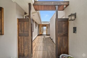 Building Photo - 3138 Bonn Dr