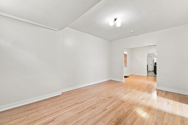 Building Photo - 310 E 138th St