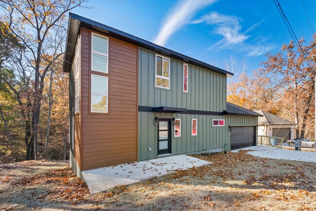 Building Photo - 50 Thaxted Dr