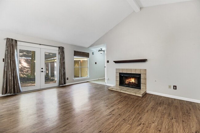 Foto del edificio - 15 Tulip Hill Ct