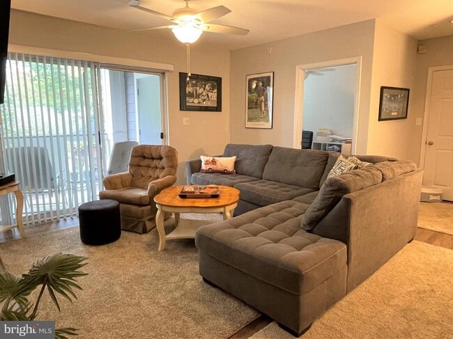 Foto del edificio - 20332 Beechwood Terrace