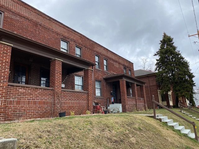 Building Photo - 2540 Neil Ave