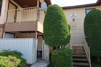 Building Photo - 1724 Crestpoint Dr