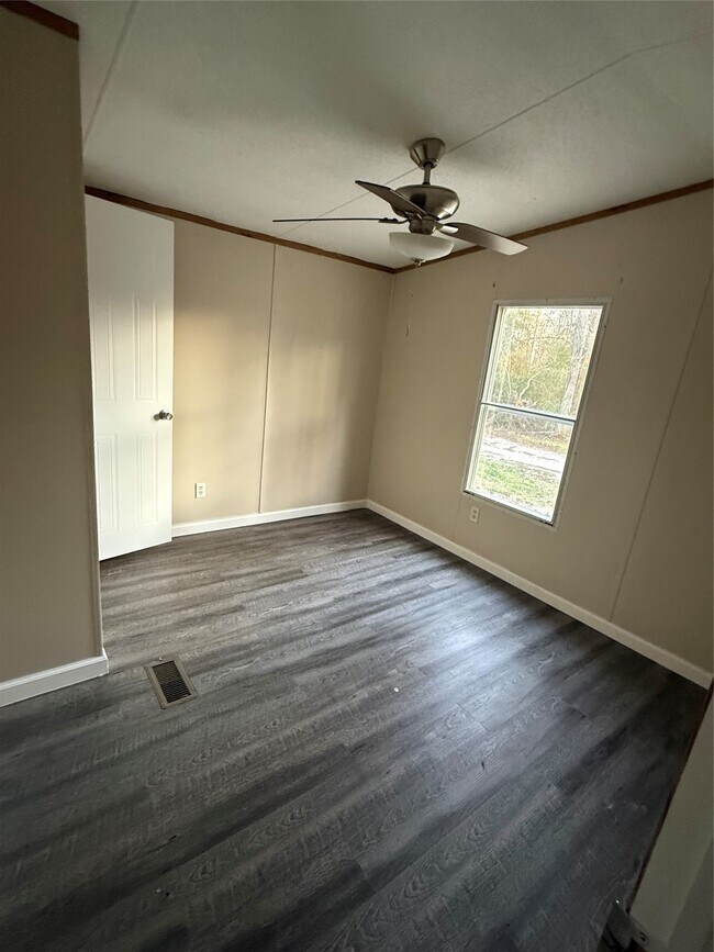 Building Photo - 144 Private Road