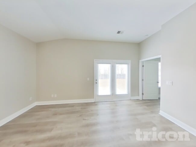 Building Photo - 240 Fox Squirrel Cir