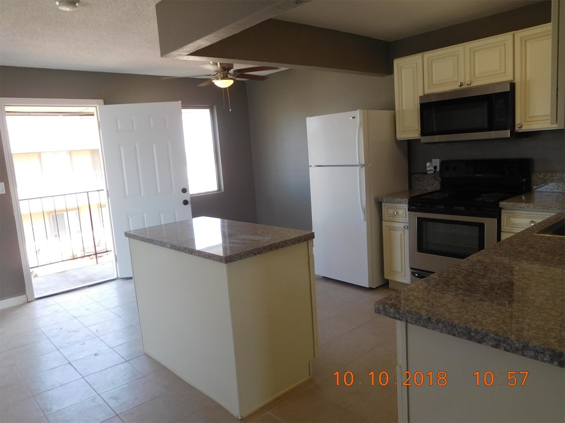 163 Westminster Way Unit D, Henderson, NV 89015 Room for Rent in