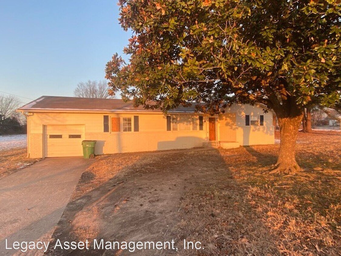 Primary Photo - 3 br, 2 bath House - 3754 Butterfield Coac...