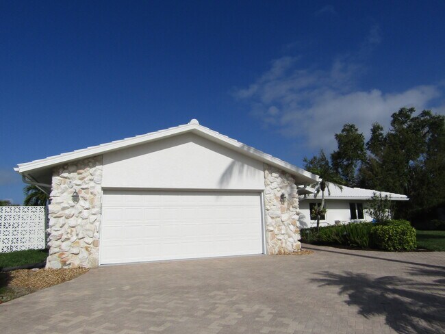 Building Photo - 468 Bellini Cir