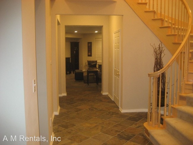 Building Photo - 15702 Buxton Dr