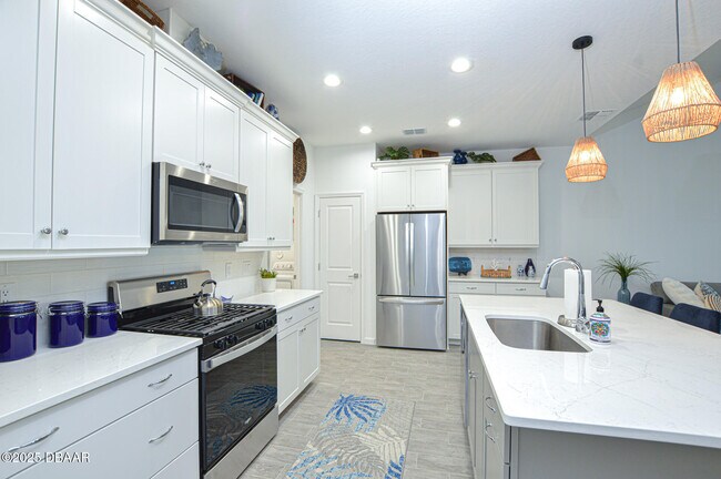 Foto del edificio - 467 Salty Lime Pl