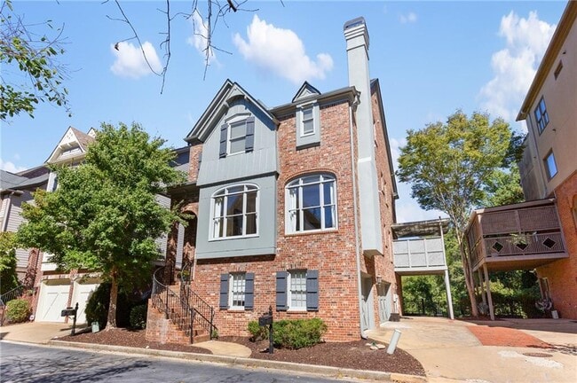 Building Photo - 1131 Park Overlook Dr NE