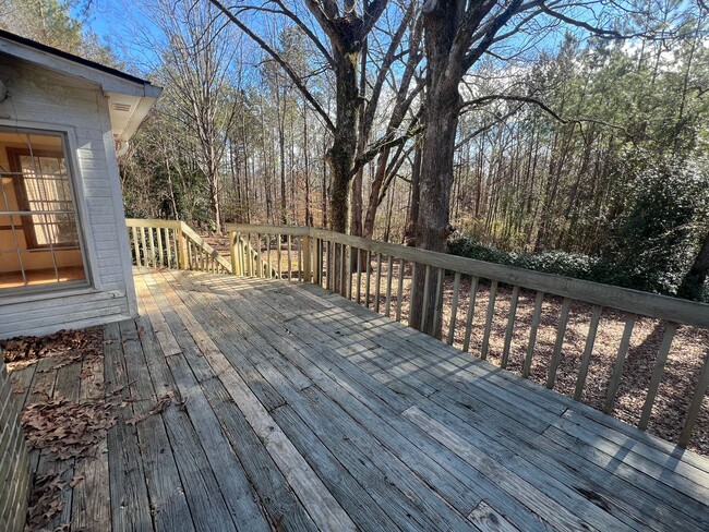 Building Photo - Large 4 bedroom house in Oconee County!