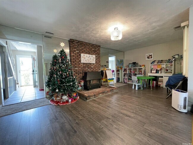 Foto del edificio - 10 Deepdale Pkwy