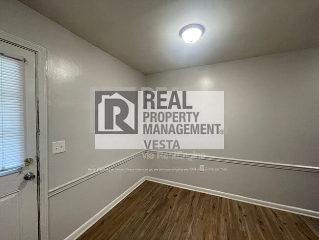 Foto del edificio - 406 Russell Pkwy