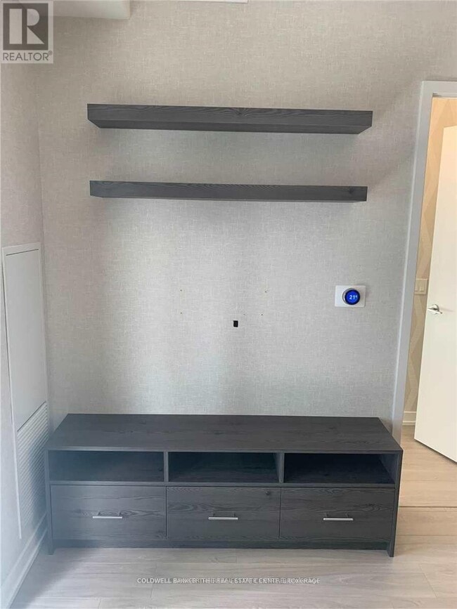 Building Photo - 1 Yorkville Ave