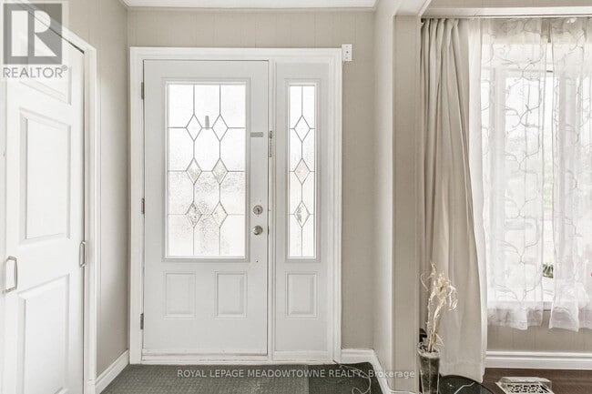 Photo du bâtiment - 562 Raphael Ave