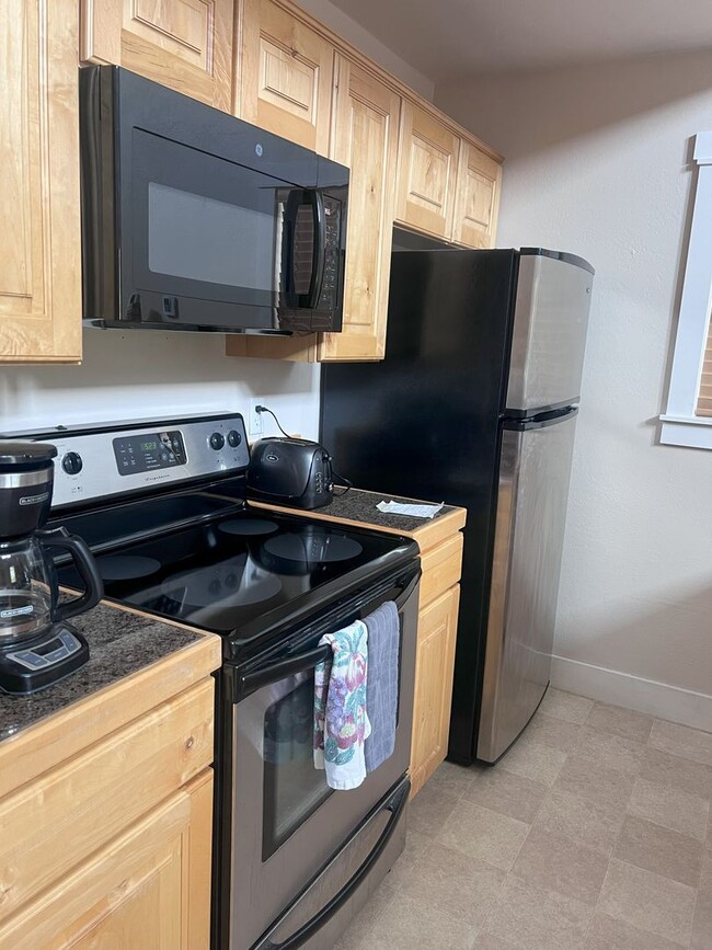 Foto del edificio - Single Family Home in Driggs w/ 2 car atta...