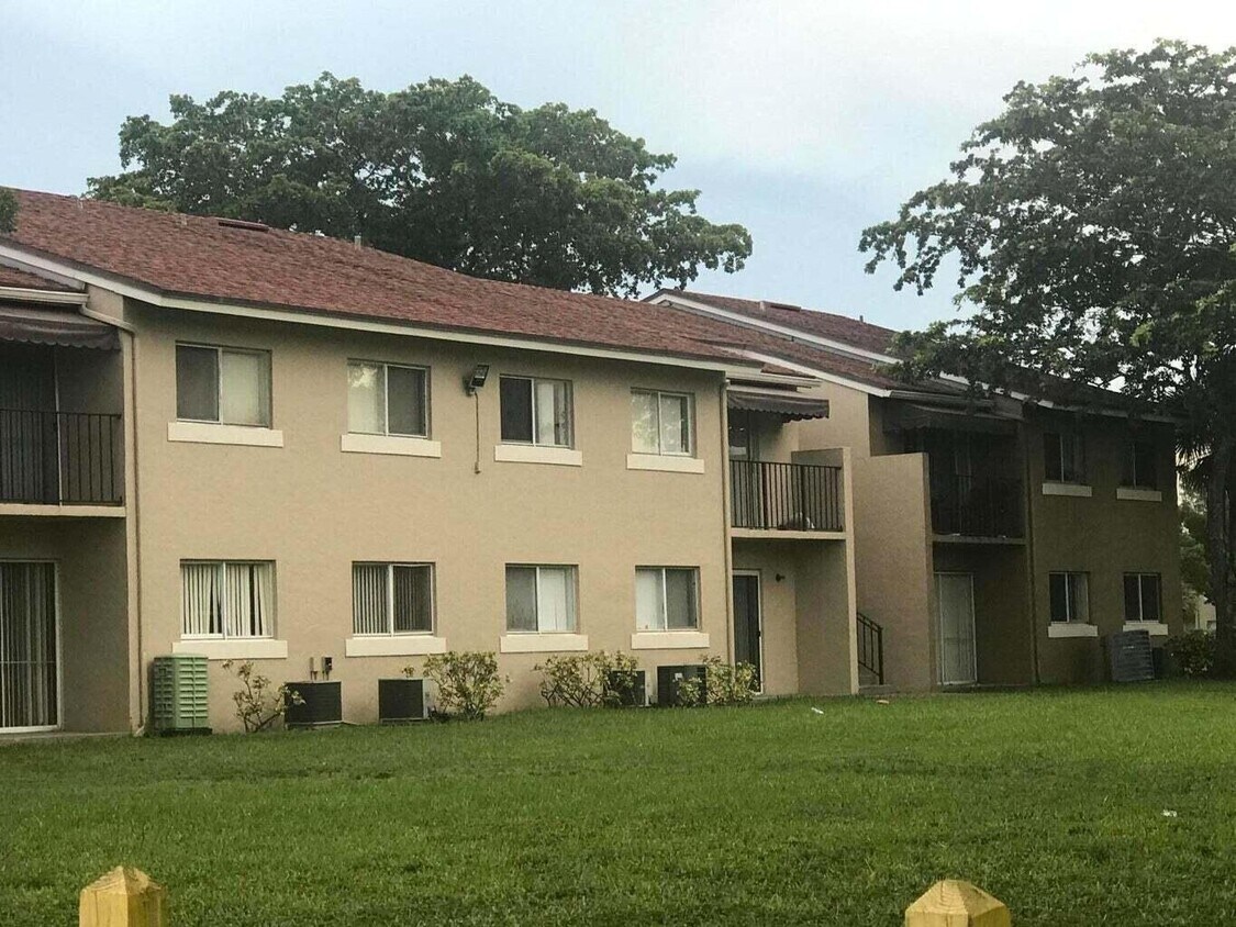 1139 Lake Terry Dr Unit G, West Palm Beach, FL 33411 Condo for Rent