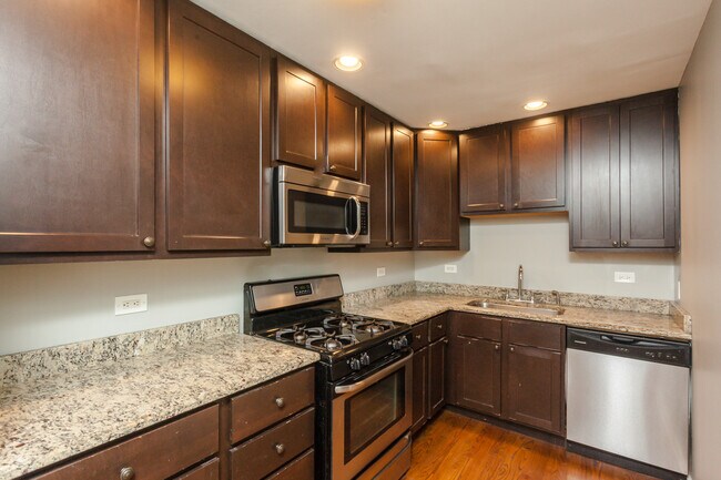 Foto del edificio - 2467 W Cullom Ave