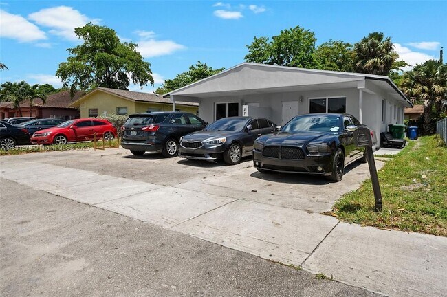 Foto del edificio - 2731 NW 14th St