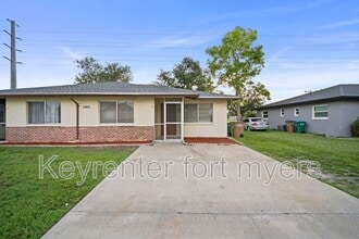 Building Photo - 4406 Santa Barbara Blvd S