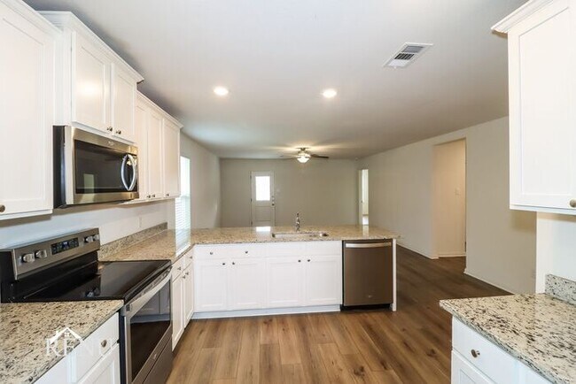 Foto del edificio - Coming Soon!