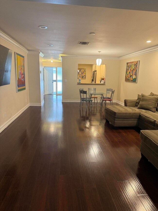 Building Photo - 85 Pelican Pointe Dr