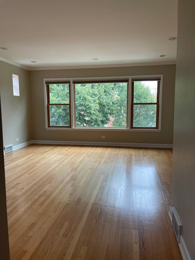 Foto del edificio - 6146 N Meade Ave