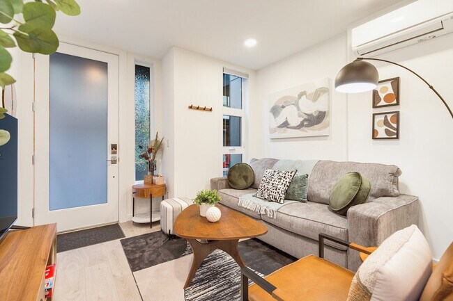 Foto del edificio - 1433 E Howell St