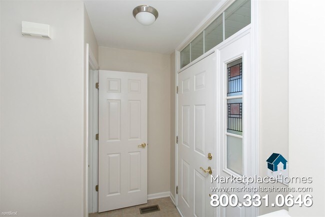 Building Photo - 1531 W Remington Ln