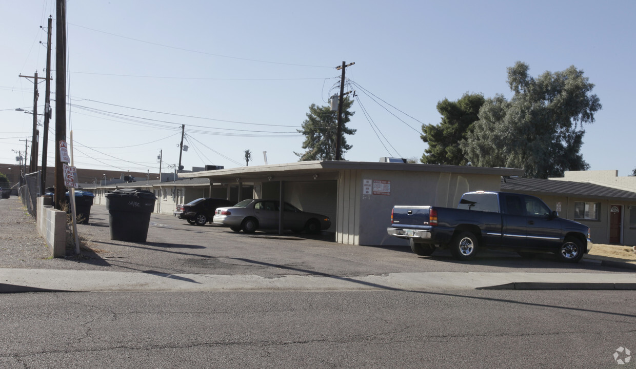 Primary Photo - Goldcrest Apartments