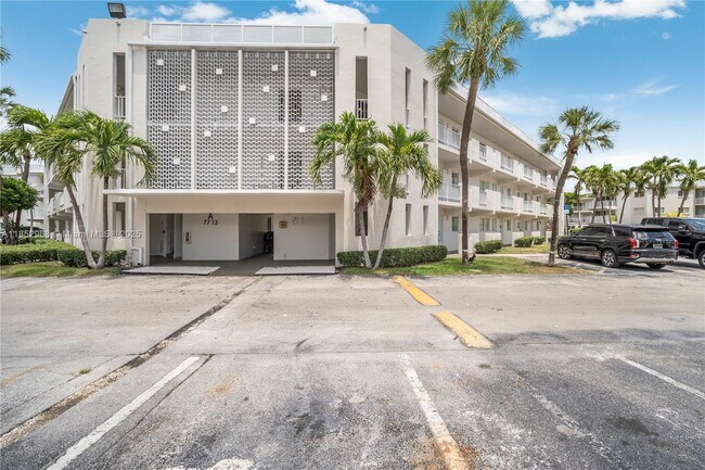 Foto del edificio - 7713 SW 88th St