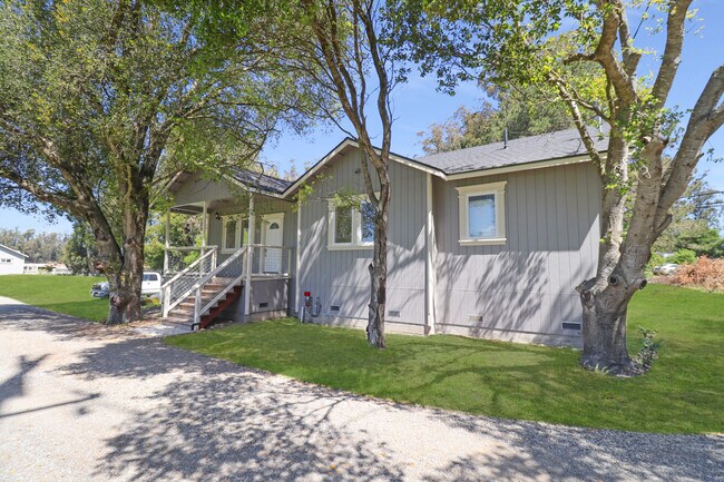 Foto del edificio - 2731 Stony Point Rd