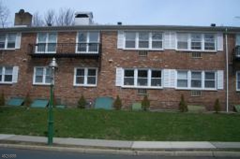 Primary Photo - 123 Milligan Pl