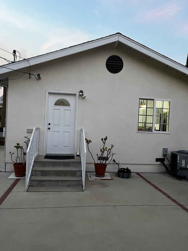 Foto principal - 18154 Gresham St
