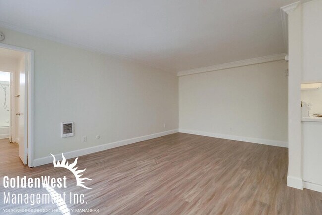 Building Photo - 734 Sapphire St