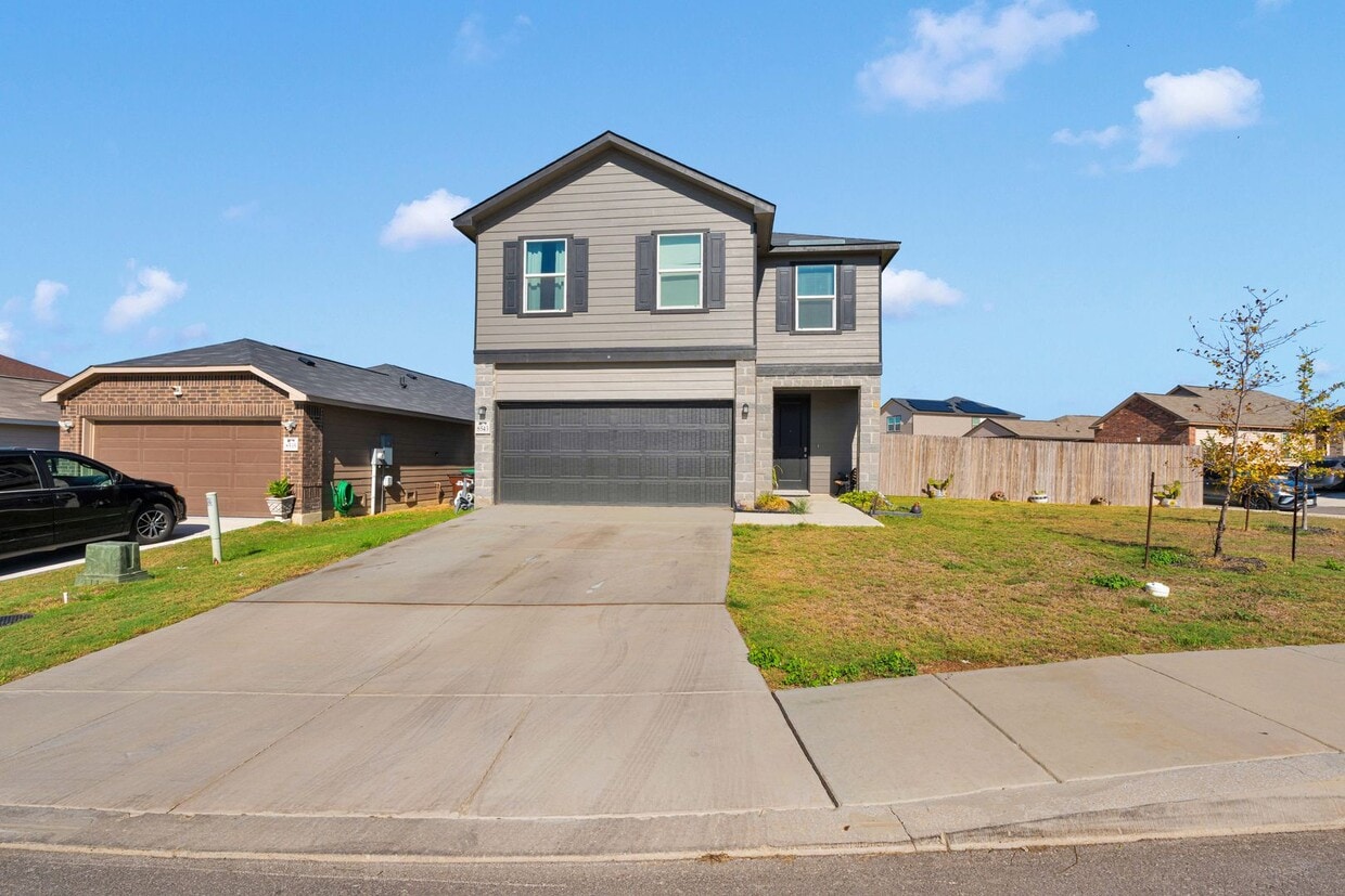 Primary Photo - Stunning Converse Home Near Randolph AFB!